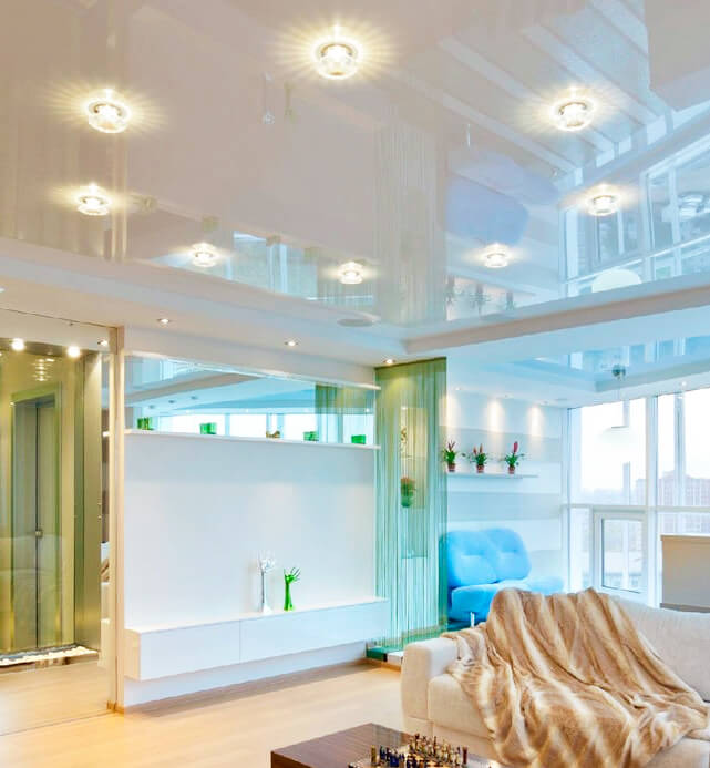 Глянцевые натяжные потолки в интерьере 01 Глянцевые натяжные потолки в интерьере 01