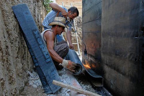 Гидроизоляция фундамента битумной мастикой технология. Битумная мастика для фундамента — пошаговая технология нанесения 02