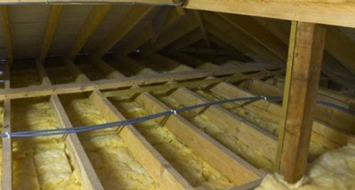 Как утеплить потолок второго этажа. Как правильно укладывать утеплитель на потолок