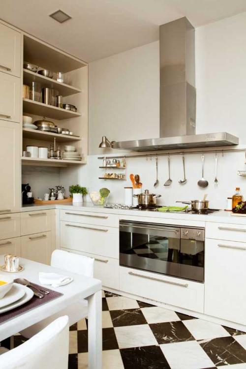 Кухня c «шахматным» полом 05