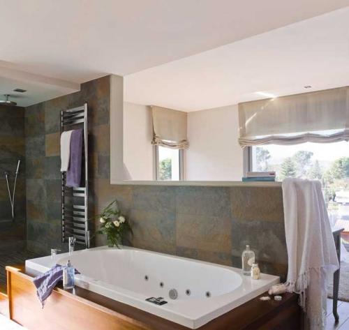 Спальня, совмещенная с ванной 03