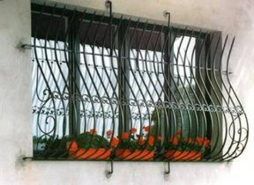 Виды решеток на окна. Распашные конструкции решеток 11