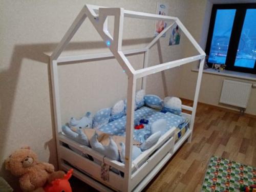 Кровать домик пошаговая инструкция. Кроватка-домик: чертежи, инструкция, как сделать своими руками