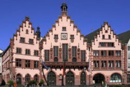 Оформление фронтона крыши. Что такое фронтон? Общая информация о его устойстве