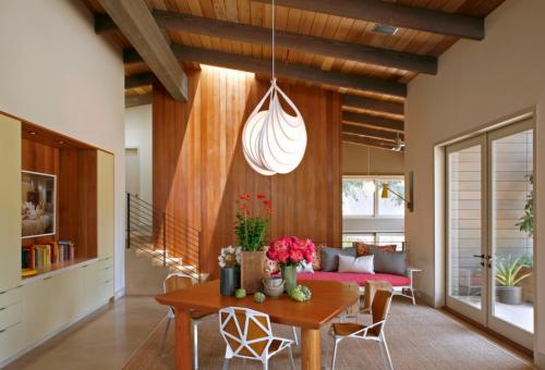 Чем покрасить деревянные балки на потолке. Функциональность потолка