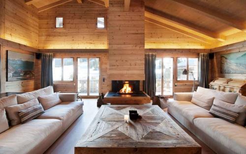 Чем покрасить деревянные балки на потолке. Функциональность потолка