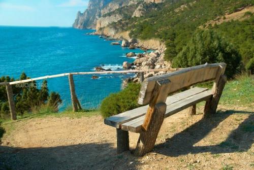 Скамейки для дачи своими руками. Фото садовых скамеек своими руками, их функциональная сторона
