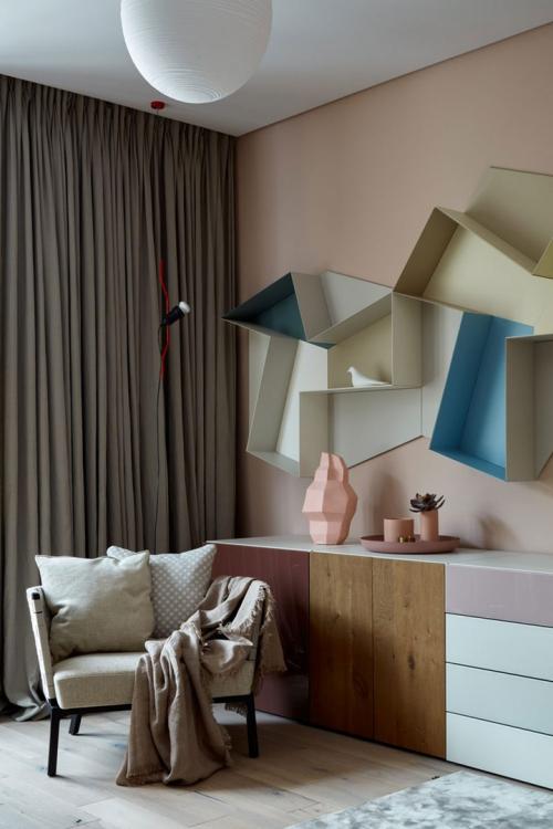 Современный интерьер с интересным оформлением стен в Москве 05