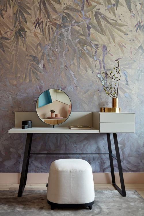 Современный интерьер с интересным оформлением стен в Москве 07