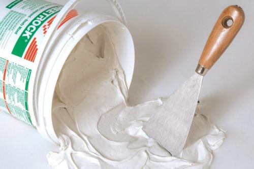 Чем размешать шпаклевку без миксера. Как правильно развести шпатлевку: работаем поэтапно