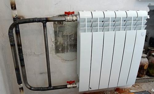 Дали отопление, но трубы холодные. Работа в ЖКХ: почему батареи греют наполовину?