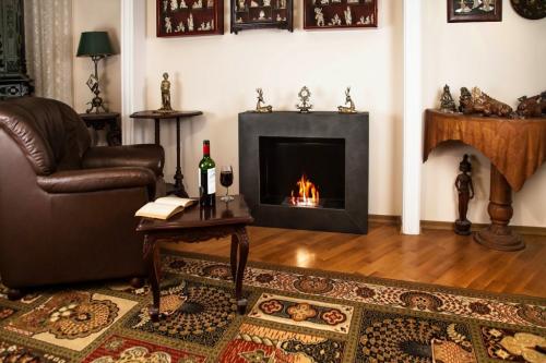 Деревянный дом с камином. Разновидности каминов для деревянного дома