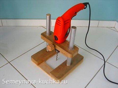 Что можно вырезать лобзиком из дерева детям. из спилов бревна.