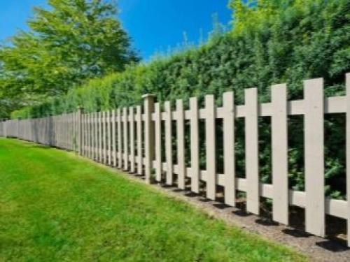 Монтаж деревянного забора. Как поставить деревянный забор на даче своими руками 07 Монтаж деревянного забора. Как поставить деревянный забор на даче своими руками 07