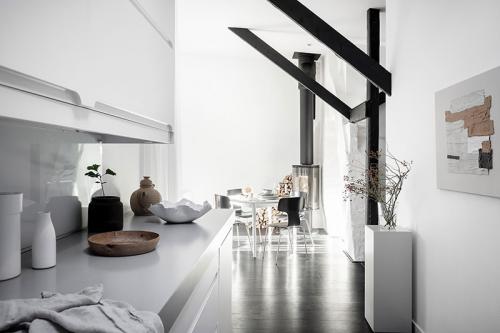 Небольшая квартира с выходом на крышу (59 кв. м) 04