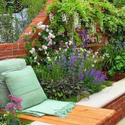 Клумбы из кирпича своими руками: прямые и угловые варианты оформления клумб (105 фото и видео)