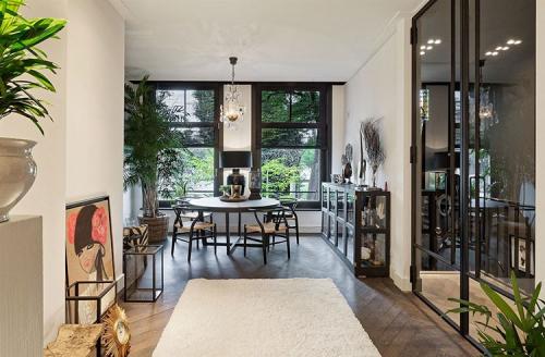 Великолепный таунхаус с собственным садом 08