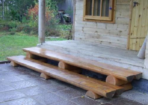 Примеры крыльца в частном доме. Дерево 12