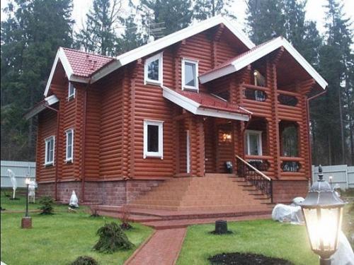 Примеры крыльца в частном доме. Дерево 10