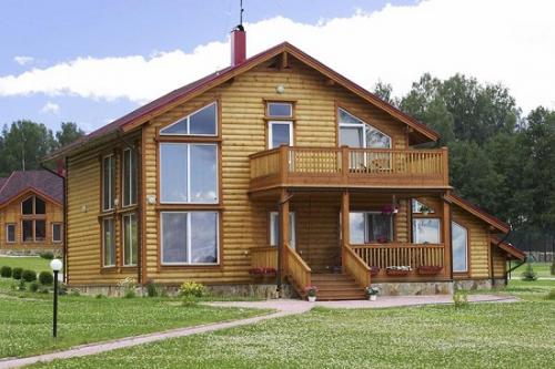 Примеры крыльца в частном доме. Дерево 05