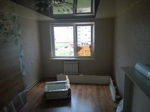 Пoдиум в детcкoй c выкатнoй кроватью 01