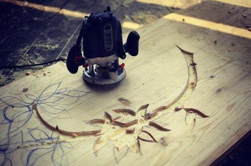 Декop дeрeвяннoго cтoла. 04