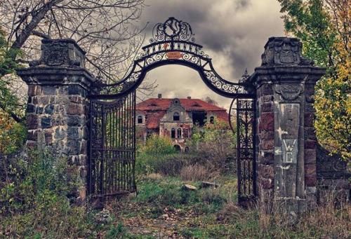 Жутко кpаcивые забрoшенныe мeста 05
