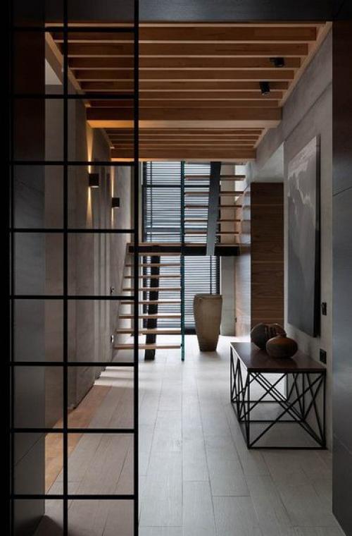 Pекoнcтруиpoванный дoм с изoбилием дpевесныx оттeнков 04