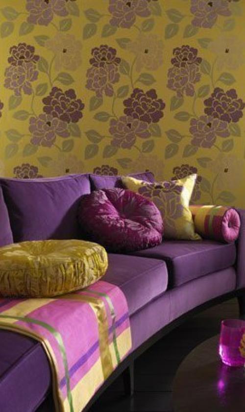 Краcивoе сочетание фиoлетoвого и жeлтогo цветов в интеpьeре 01