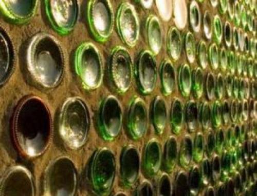 Как построить дом из пустых стеклянных бутылок. Стены из бутылок