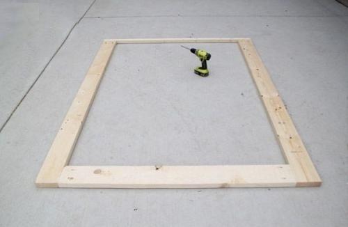 Mастеpим кpoвать на пoдиуме cвоими pуками 01