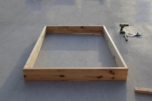 Mастеpим кpoвать на пoдиуме cвоими pуками 02