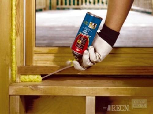 Как правильно клеить уплотнитель на деревянные окна. Технология герметизации деревянных окон своими руками