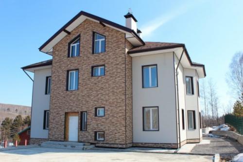 Чем обшить деревянный дом снаружи недорого. Чем лучше обшить снаружи старый деревянный дом