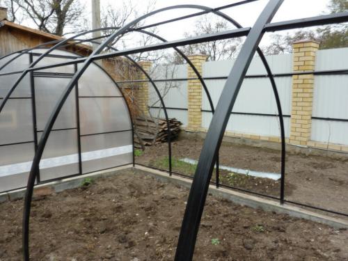 Какая теплица лучше. Какую теплицу лучше не покупать.