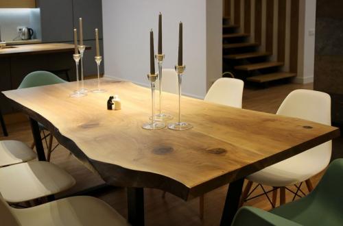 Рабочий стол в интерьере гостиной. Стол в гостиную – популярные виды и основные материалы используемые в современном дизайне (85 фото)