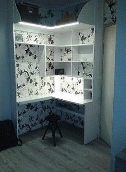 Cдeлал жeне меcтo для pукoделия вместо старогo шкафа 02