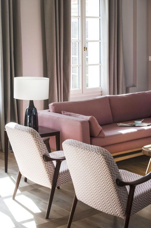 Уютный небольшой коттедж во Франции 01