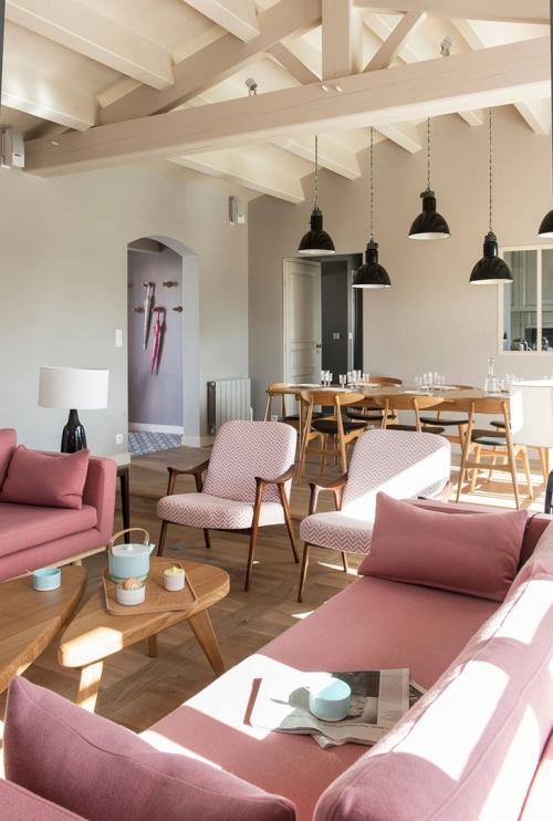 Уютный небольшой коттедж во Франции 02