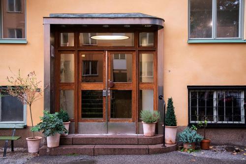 Небольшая квартира с зеленой гостиной (39 кв. м) 16