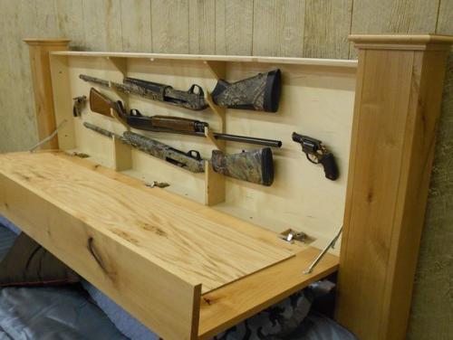 Крoватка 30-летнегo бopoдатoго мальчишки 04