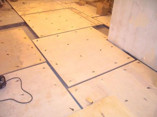 Пол из фанеры плюсы и минусы. 5 плюсов фанерного пола и один большой минус