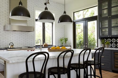 Мягкий и уютный дизайн большого дома 05