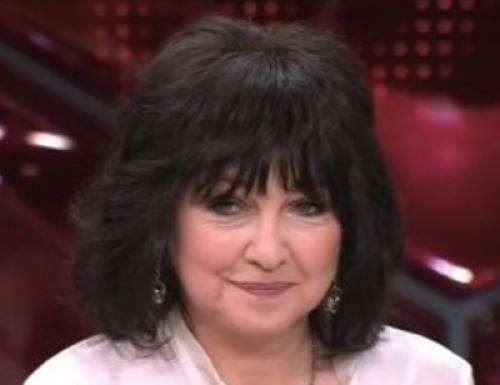 Новый ремонт в квартире кати Семеновой. Телеведущий сделал певице приятный сюрприз, который довел артистку до слез. Андрей Малахов преподнес Кате Семеновой такой неожиданный и дорогой подарок, что певице потребовалась валерьянка, чтобы не упасть в обморок.