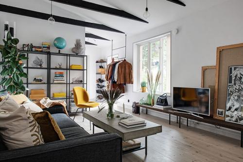 Небольшая квартира с яркими акцентами (52 кв. м) 10