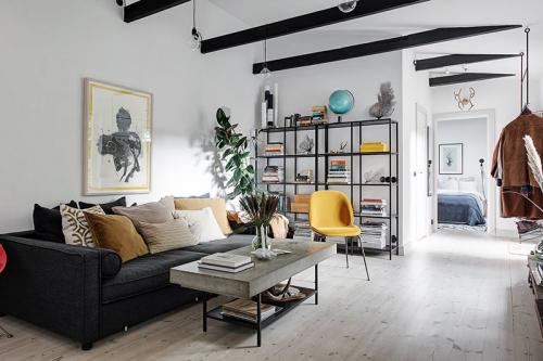 Небольшая квартира с яркими акцентами (52 кв. м) 03