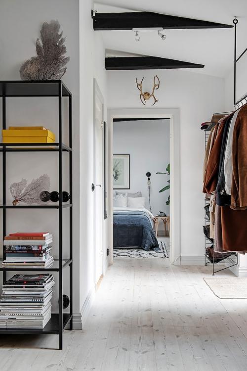 Небольшая квартира с яркими акцентами (52 кв. м) 11