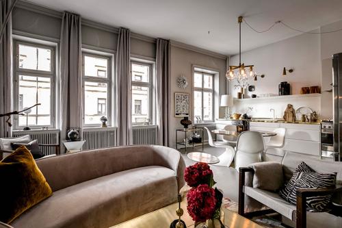 Золотые детали в интерьере скандинавской квартиры (87 кв. м) 03