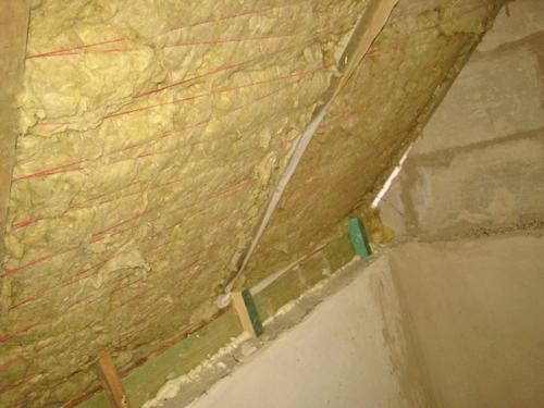 Утепление крыши снаружи. Чем утеплить крышу частного дома: особенности материалов