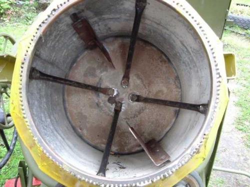 Самодельная бетономешалка с электроприводом. Механические смесители